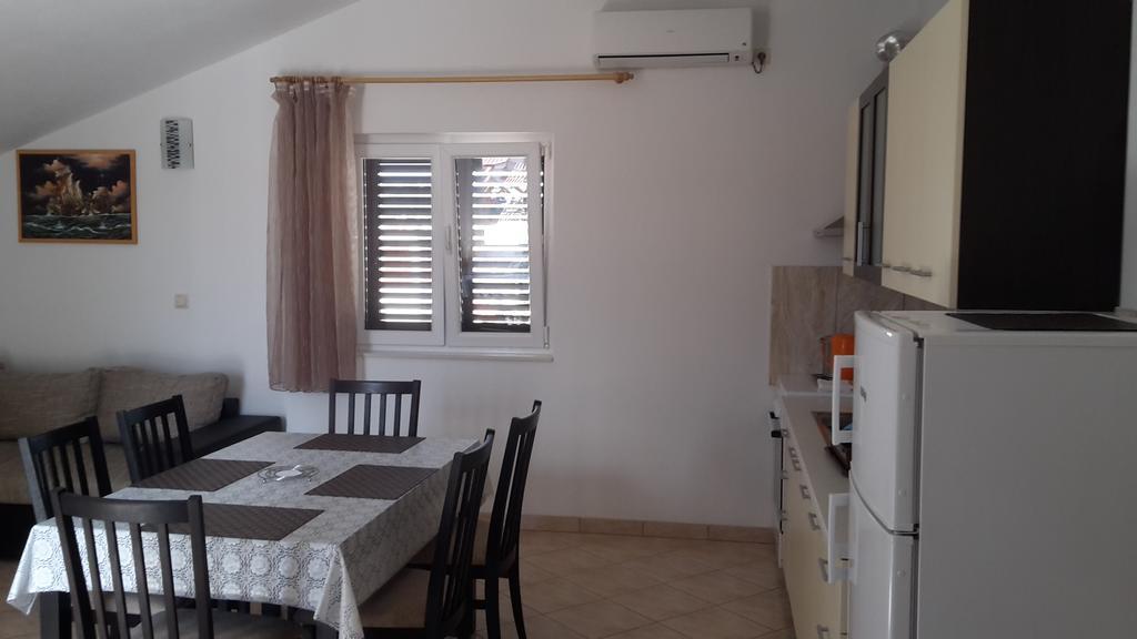 Vila Suzana Tribalj Buitenkant foto