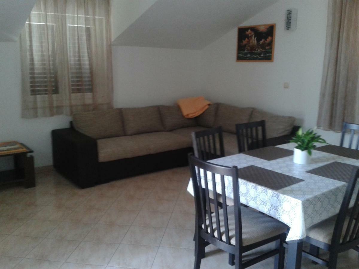 Vila Suzana Tribalj Buitenkant foto
